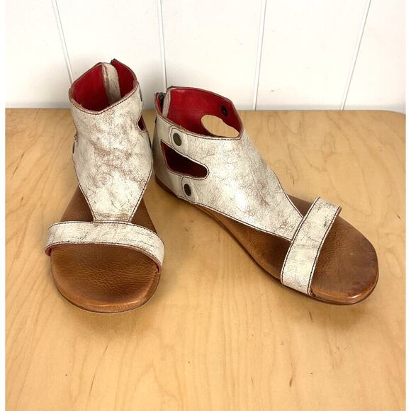 Bed Stu Women's Soto Cut Out Sandal T-Strap Flat Zipper Back Sandal Size 7.5 - Picture 2 of 10